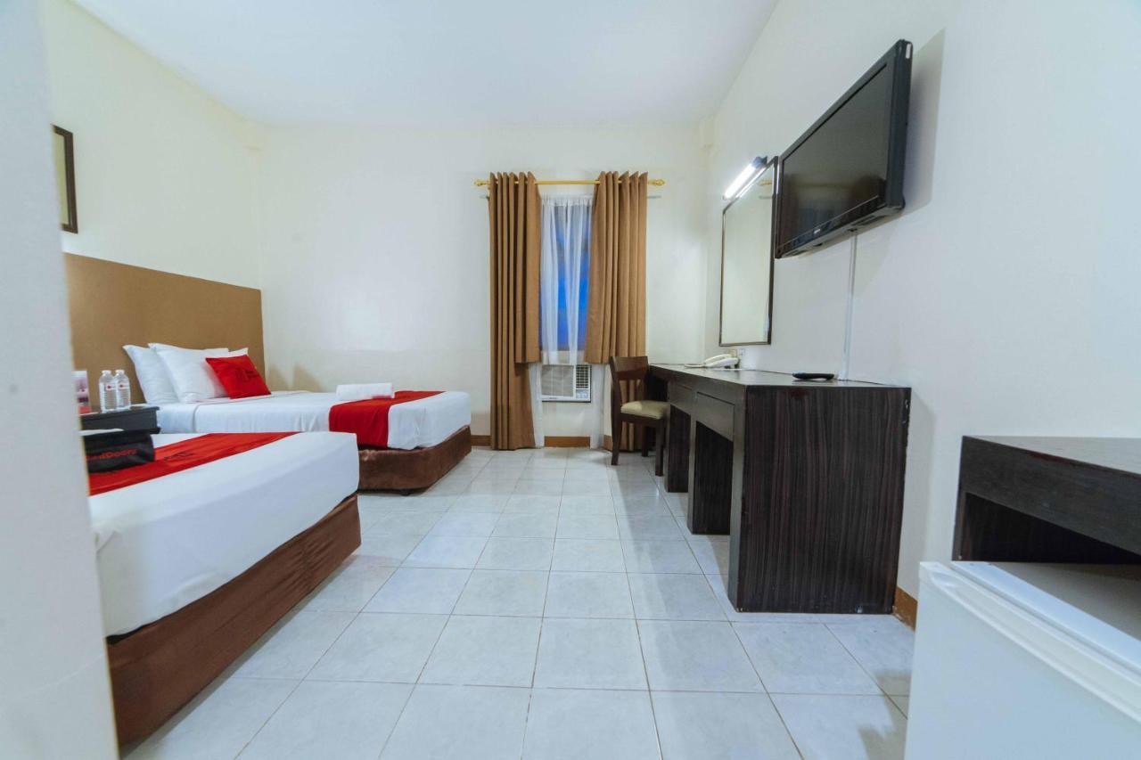 Reddoorz Premium @ The Ritz Garden Oases Hotel Davao City Eksteriør billede