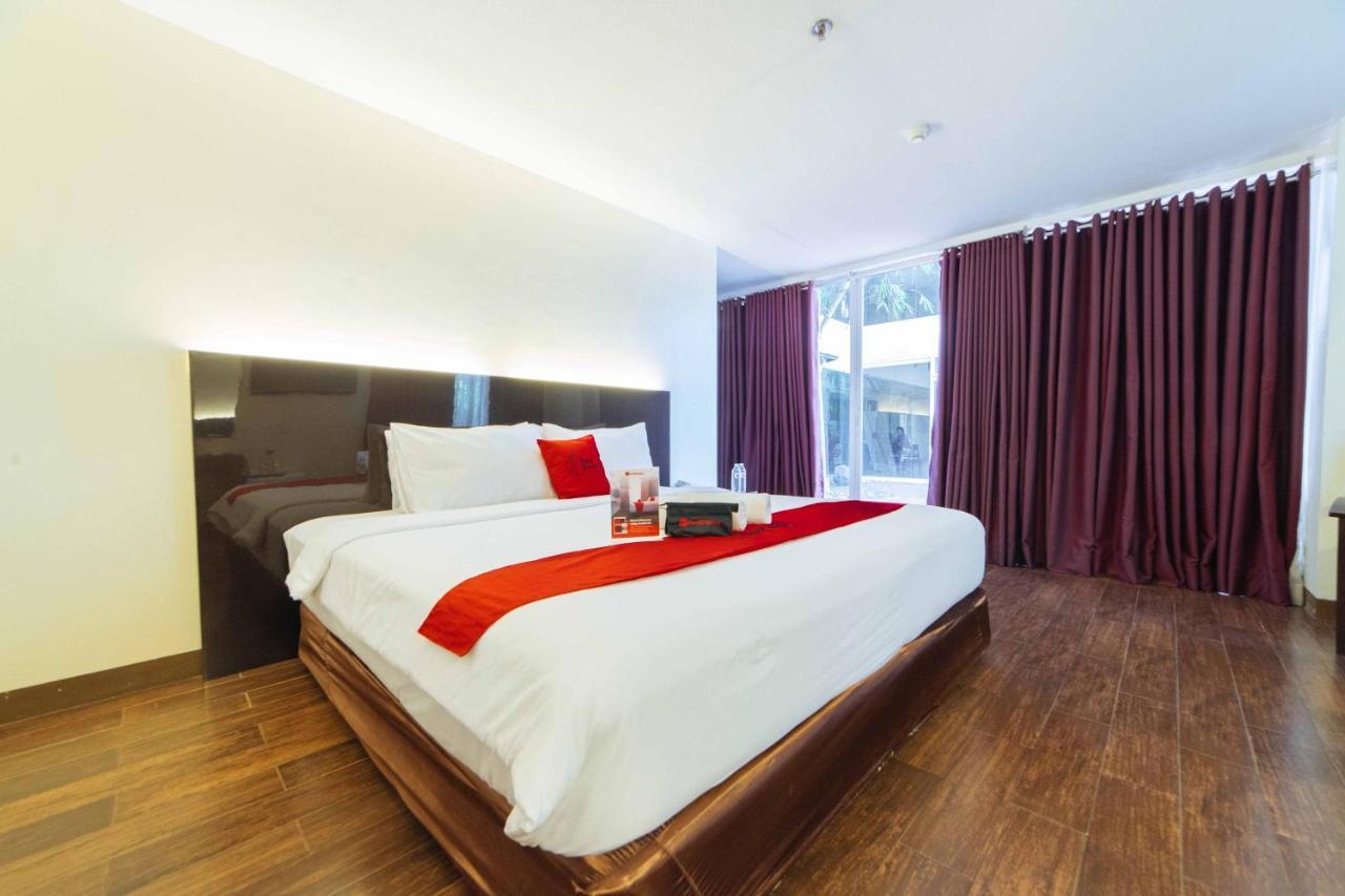 Reddoorz Premium @ The Ritz Garden Oases Hotel Davao City Eksteriør billede