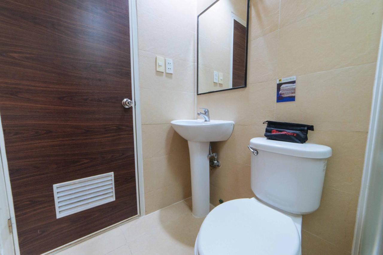 Reddoorz Premium @ The Ritz Garden Oases Hotel Davao City Eksteriør billede