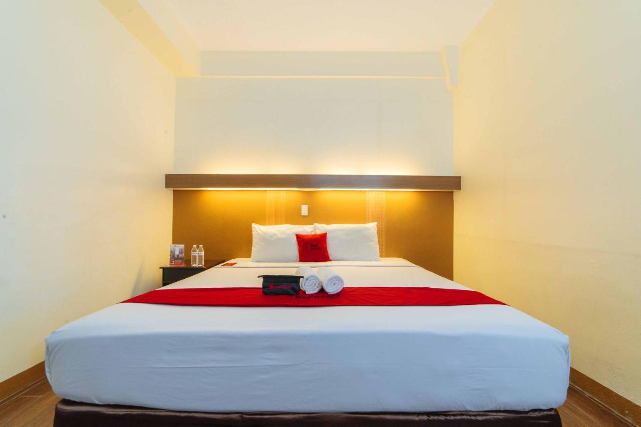 Reddoorz Premium @ The Ritz Garden Oases Hotel Davao City Eksteriør billede