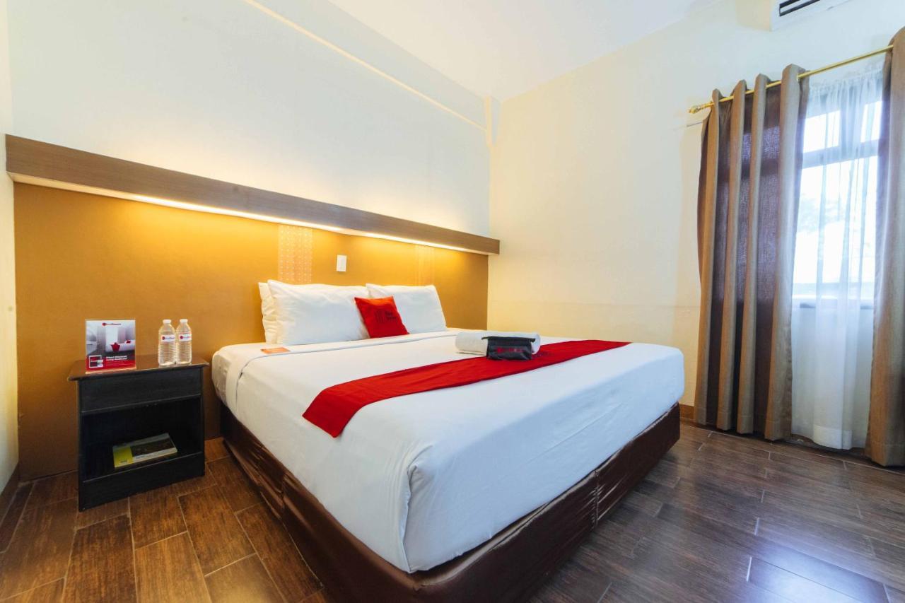 Reddoorz Premium @ The Ritz Garden Oases Hotel Davao City Eksteriør billede