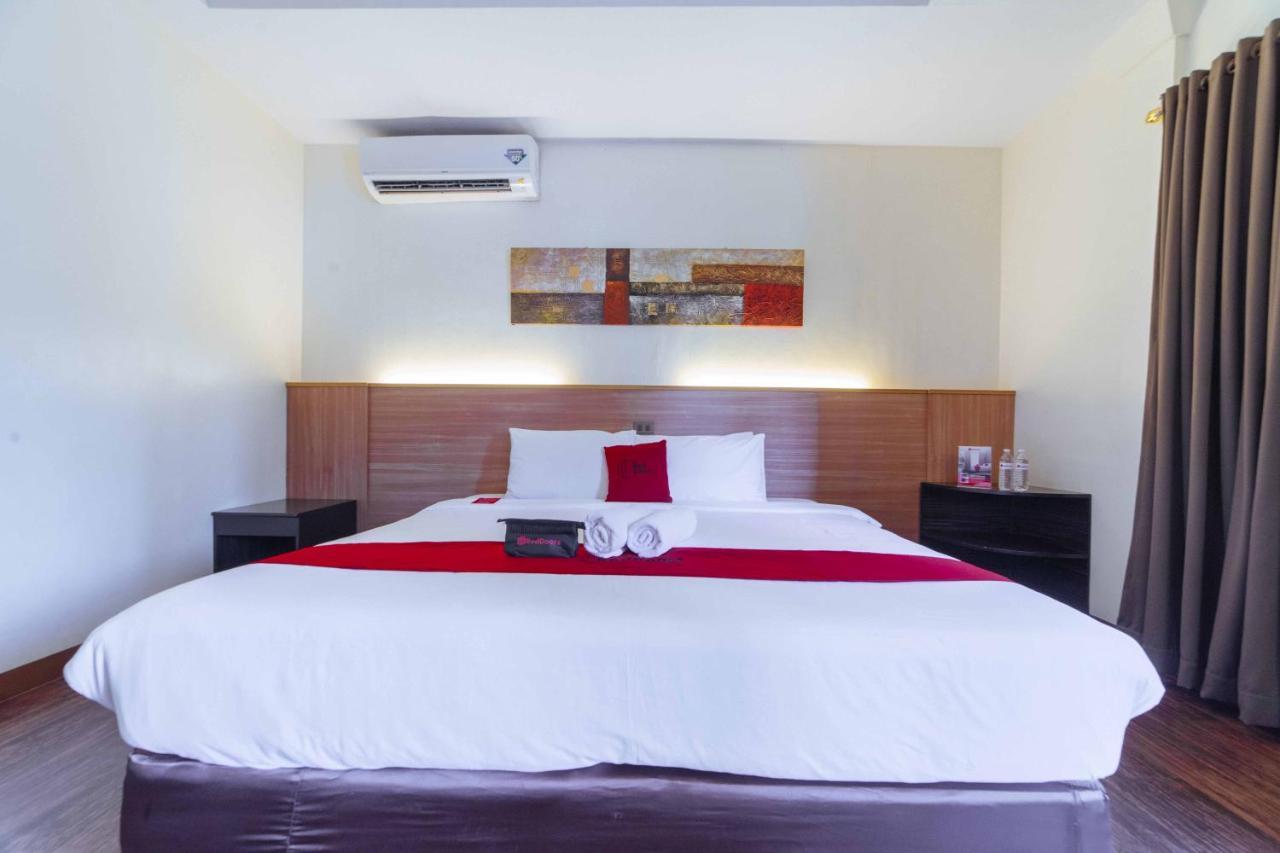 Reddoorz Premium @ The Ritz Garden Oases Hotel Davao City Eksteriør billede