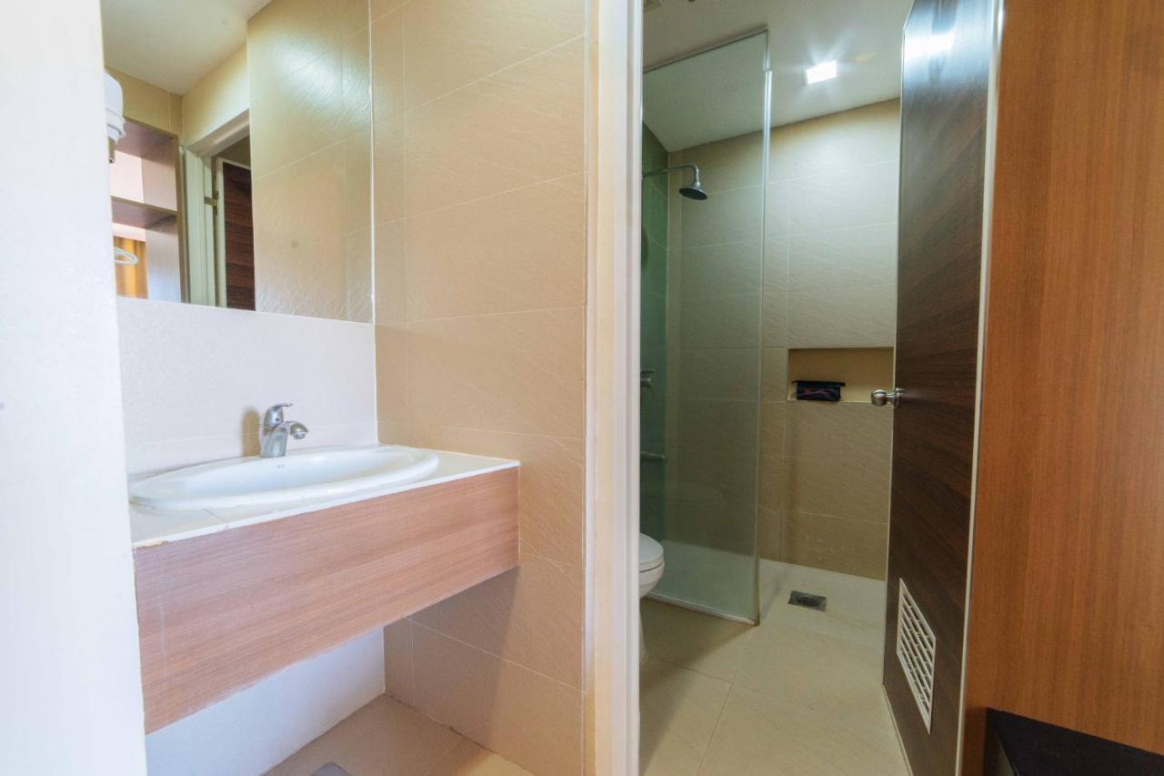 Reddoorz Premium @ The Ritz Garden Oases Hotel Davao City Eksteriør billede