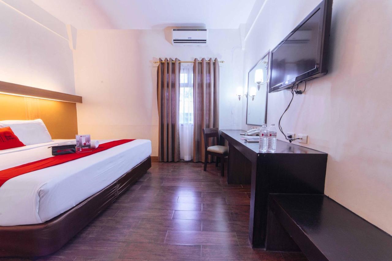 Reddoorz Premium @ The Ritz Garden Oases Hotel Davao City Eksteriør billede