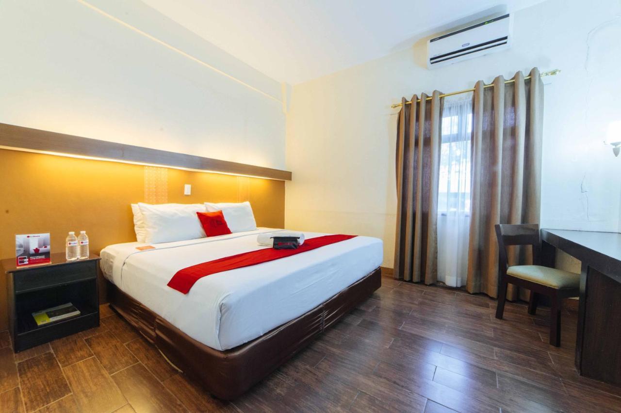 Reddoorz Premium @ The Ritz Garden Oases Hotel Davao City Eksteriør billede