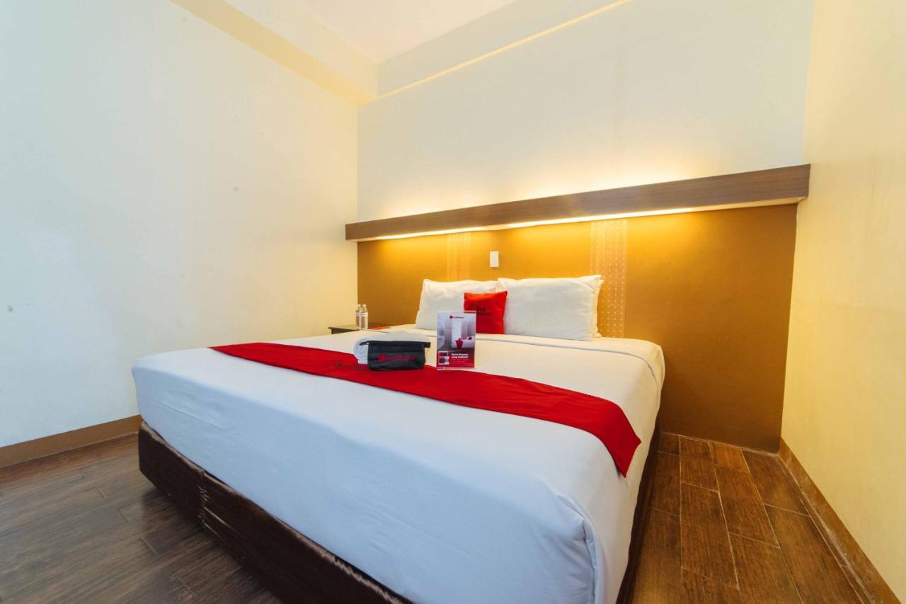 Reddoorz Premium @ The Ritz Garden Oases Hotel Davao City Eksteriør billede